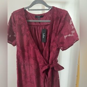 XL, new. Burgundy Jacquard Short Sleeve Wrap Midi Dress